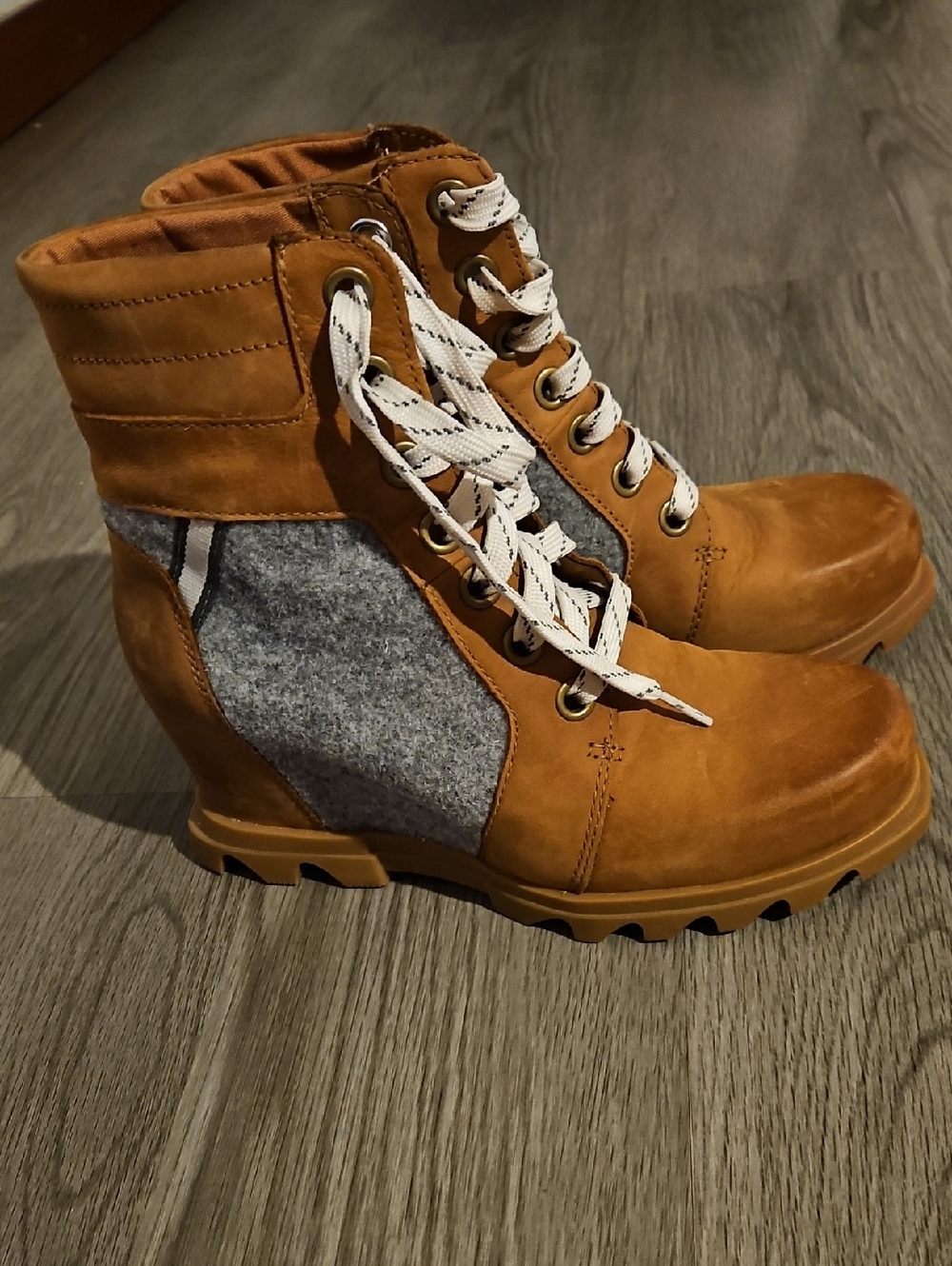 Sorel Women's Tan Wedge Ankle Boots with Gray Wool Panel